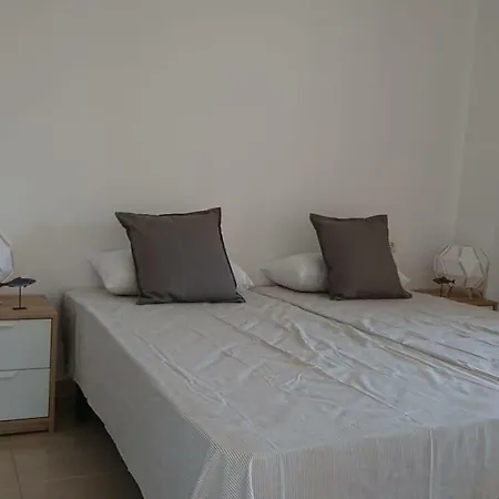 Isleta Marina 2 *